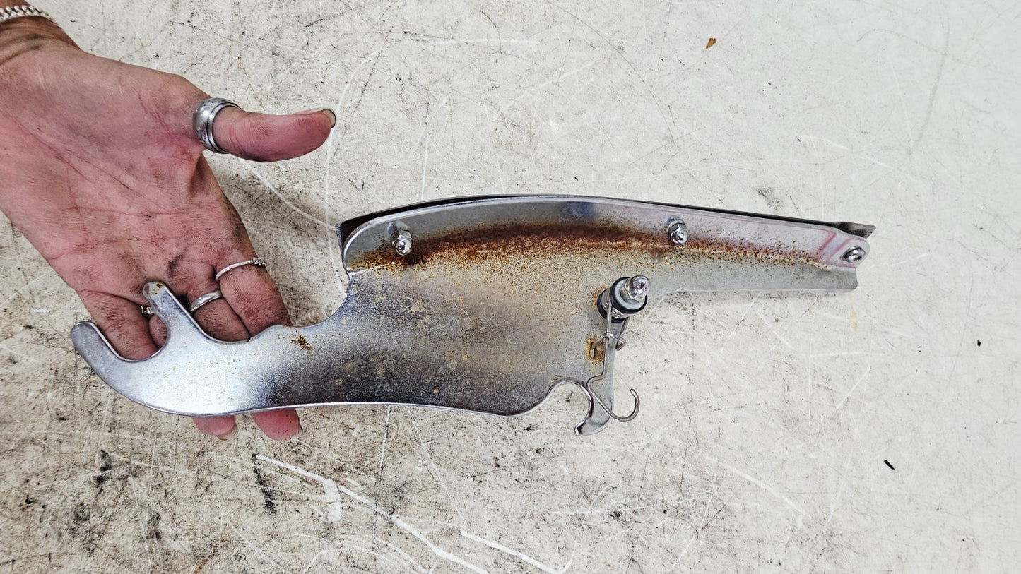 2002 HARLEY SOFTAIL Detachable Windshield Mount Bracket Hardware