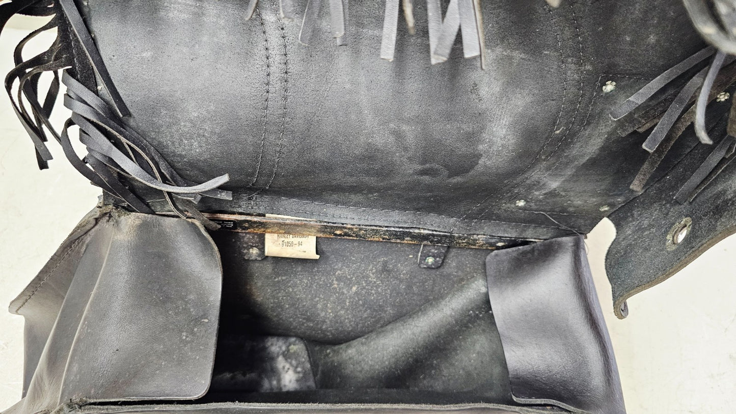 1997 HARLEY DYNA OEM HD Leather Saddlebag & Support Arm Bars Turn Signal Light