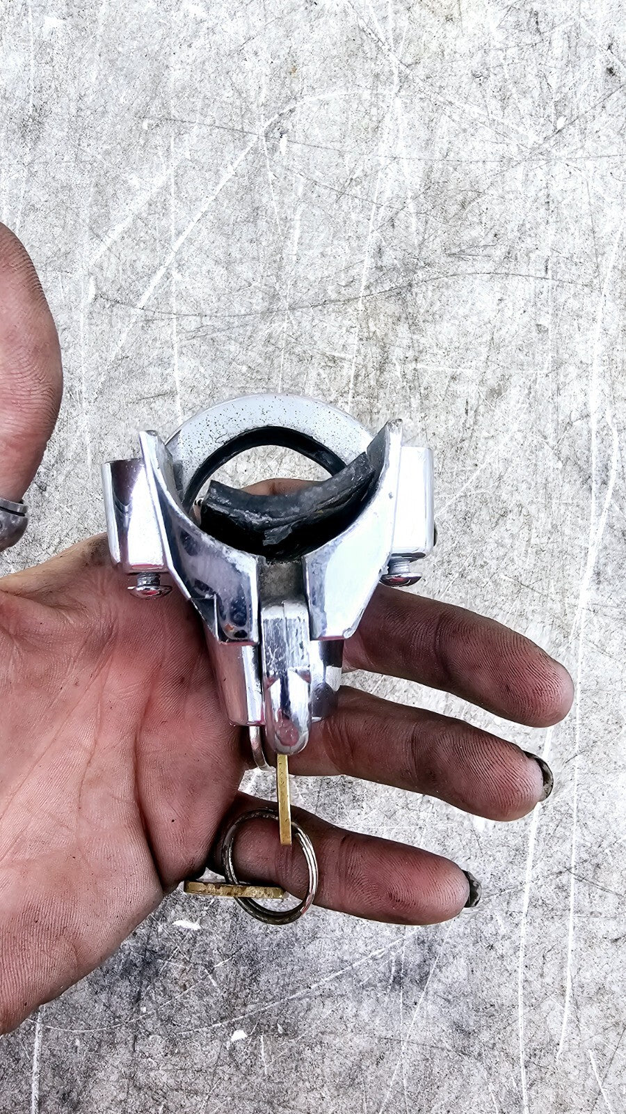 1998 HARLEY FLH ROADKING Universal Helmet Lock Chrome With Key