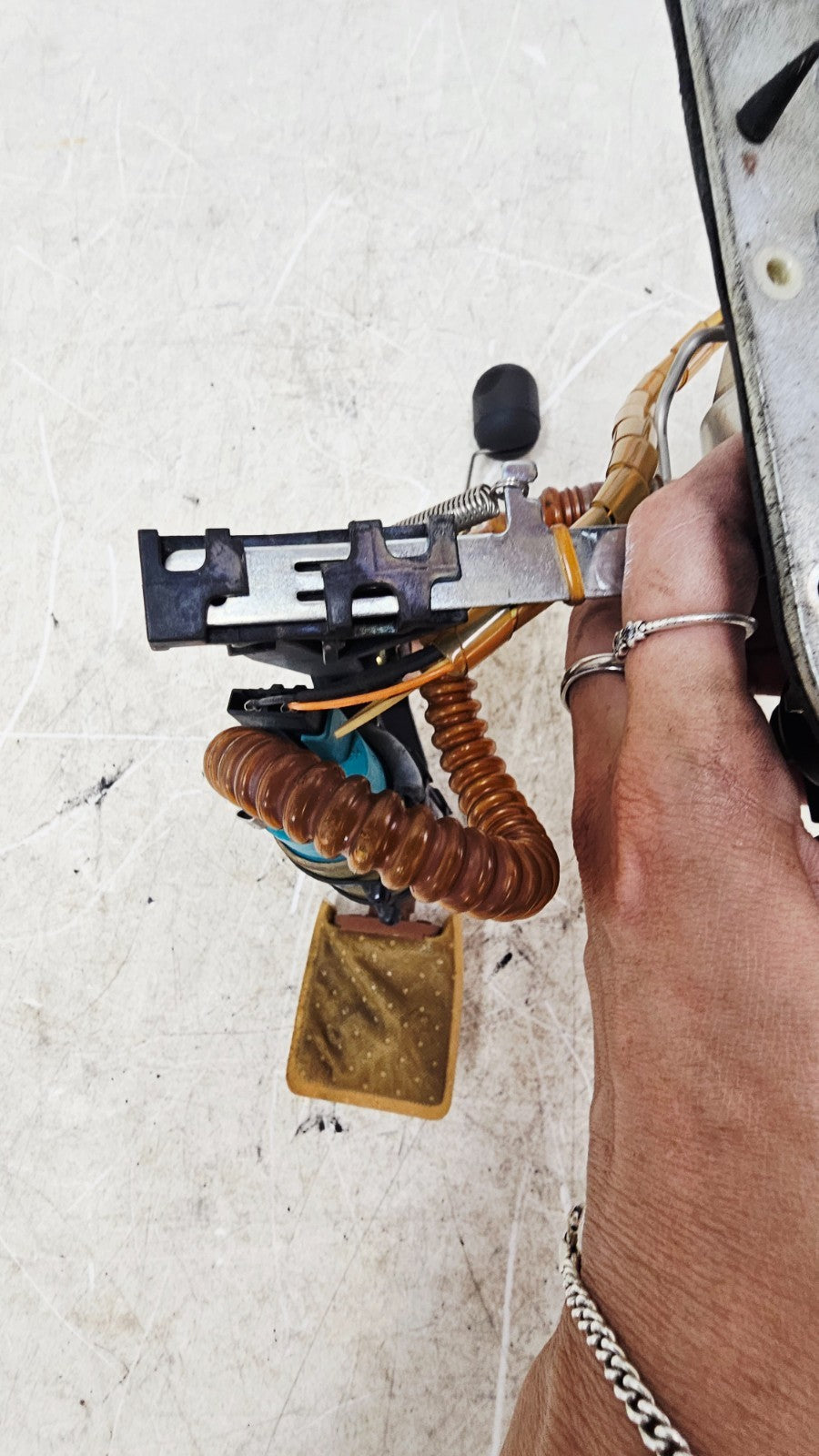 2002 HARLEY SOFTAIL Fuel Pump Sending Unit Top Plate Lever Sensor