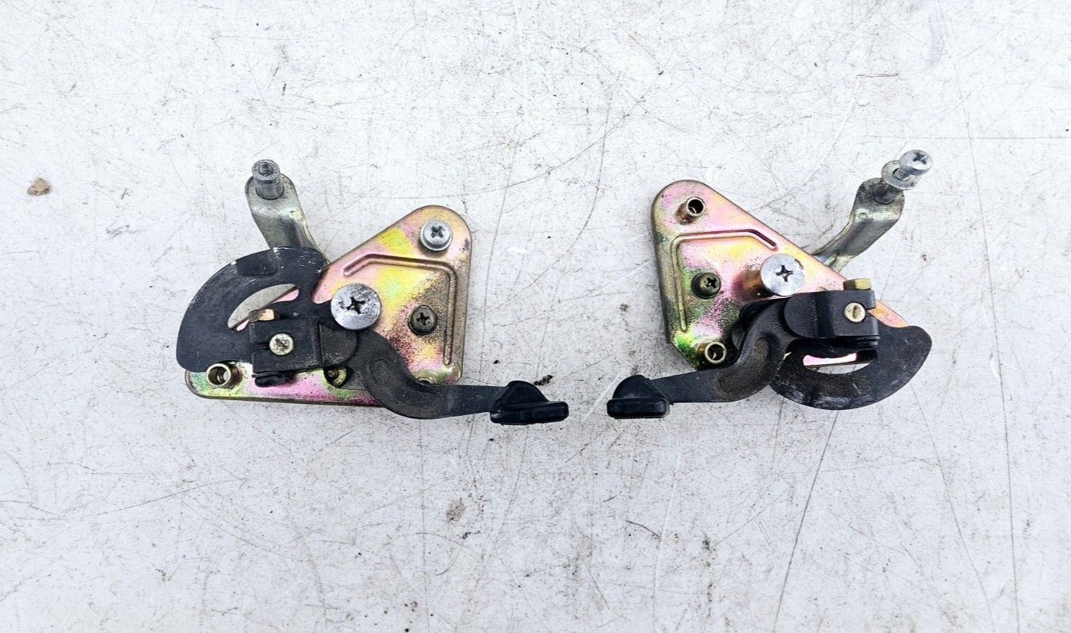 1993 HONDA GOLDWING GL1500 Windshield Height Adjustment Hardware