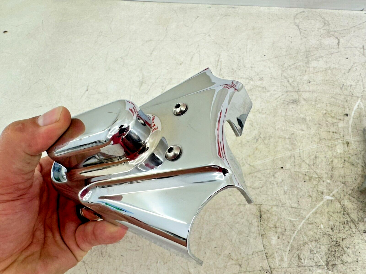 1996 HARLEY DAVIDSON SOFTAIL Kuryakyn Chrome Rear Axle Swingarm Cover