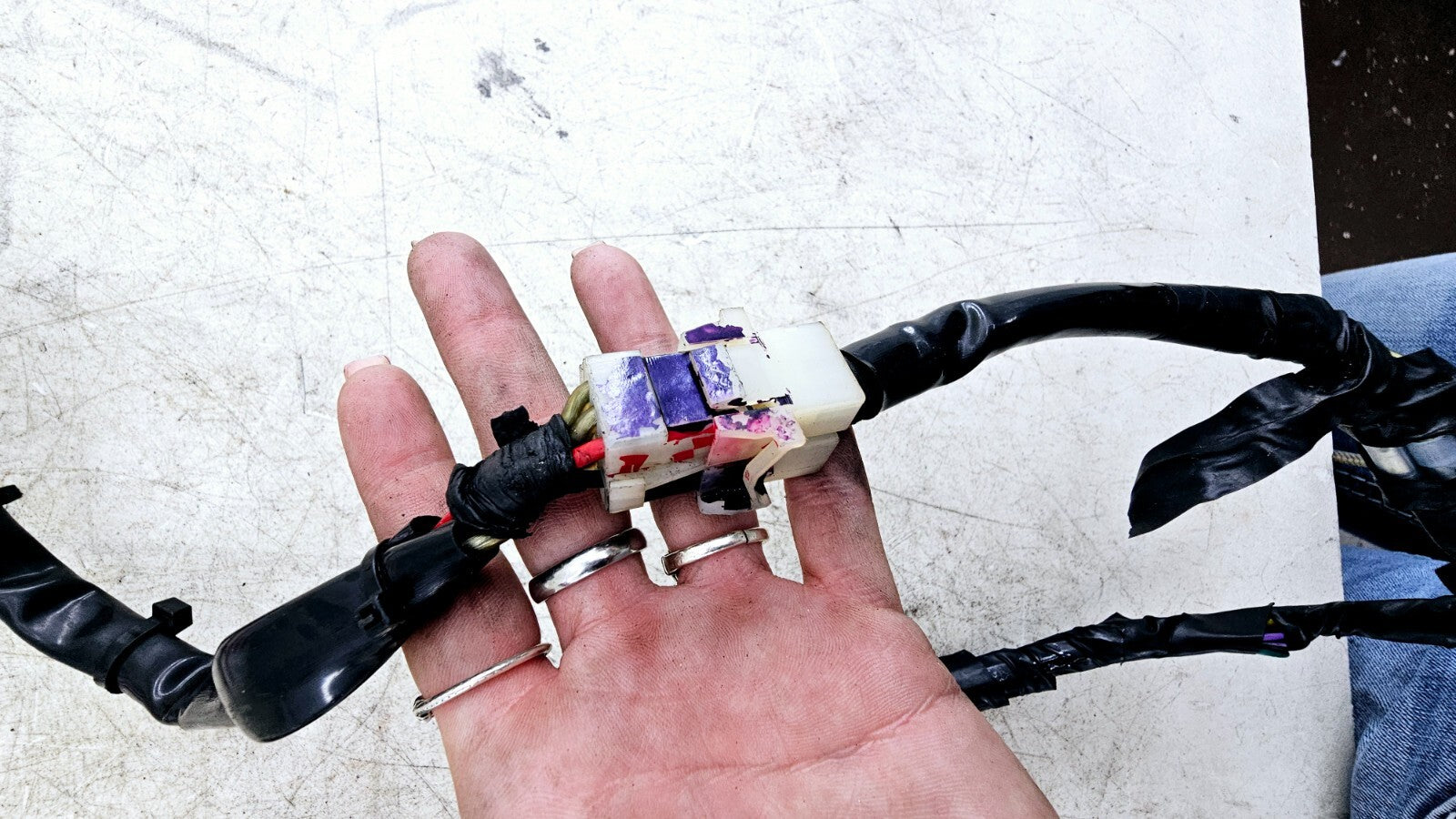 1999 HARLEY DYNA CONVERTIBLE J&M Handlebar Mounted Stereo Radio Bluetooth