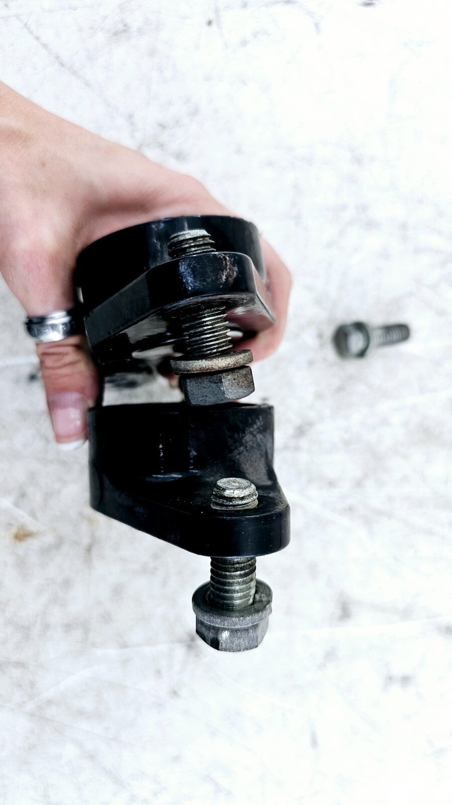 2002 HARLEY ELECTRA GLIDE Passenger Floorboard Mounting Bracket Cap