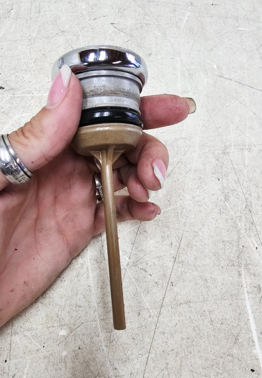 2000 HARLEY SOFTAIL DEUCE Chrome Oil Tank Bag Dipstick