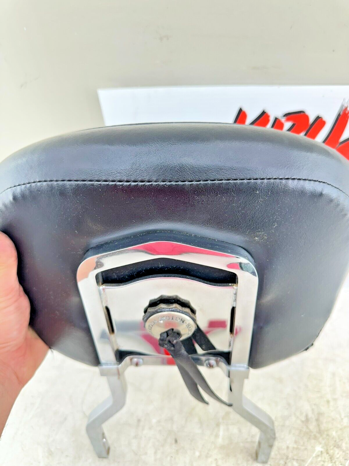 1995 HARLEY SOFTAIL Passenger Backrest Sissy Bar W/Pad