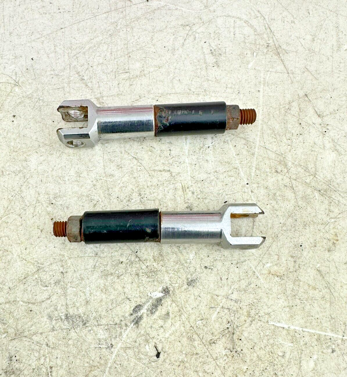 2001 HARLEY SOFTAIL Passenger Foot Peg Mounting Bracket w/ Extension