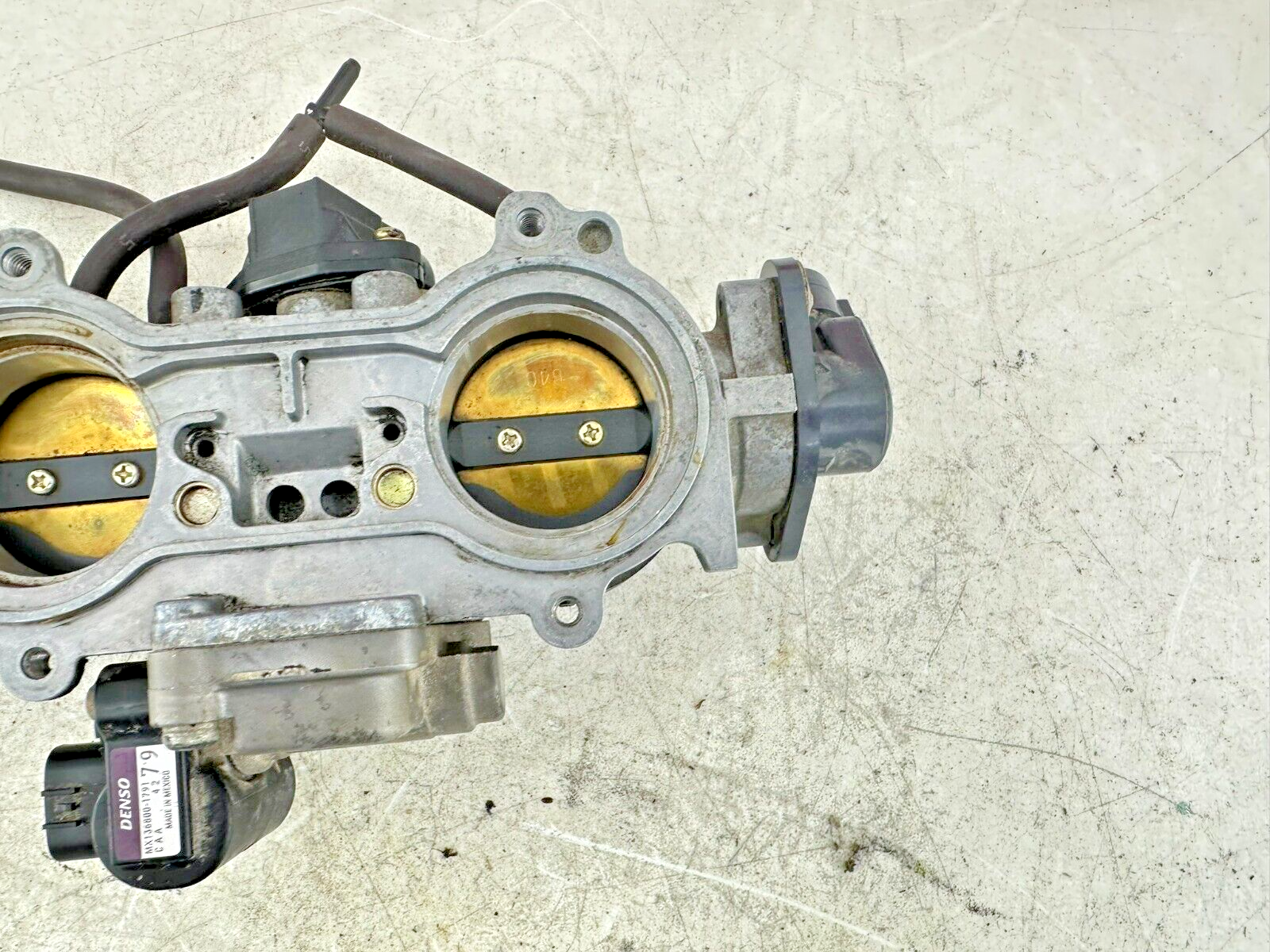 2004 Honda Goldwing GL1800 Throttle Body Intake Manifold