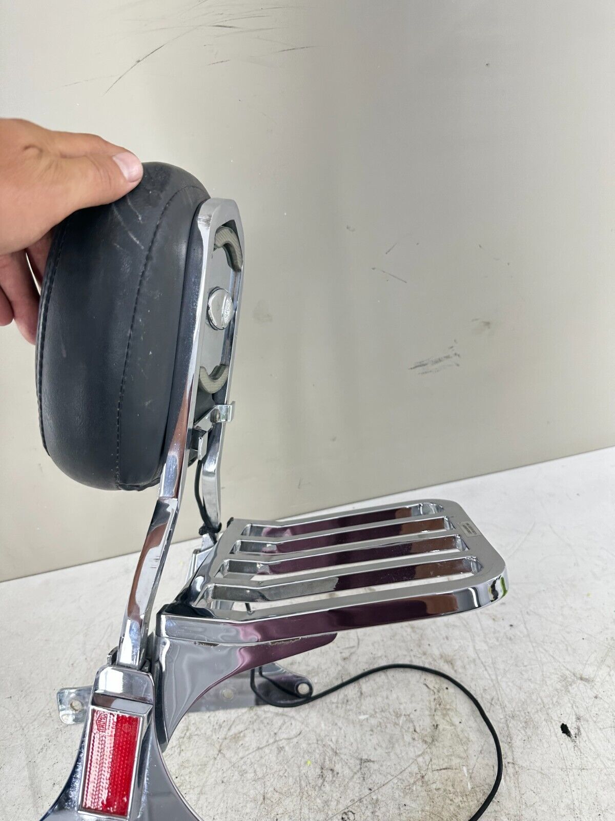2003 HARLEY DAVIDSON SOFTAIL Passenger Backrest Sissy Bar w/ Pad & Luggage Rack
