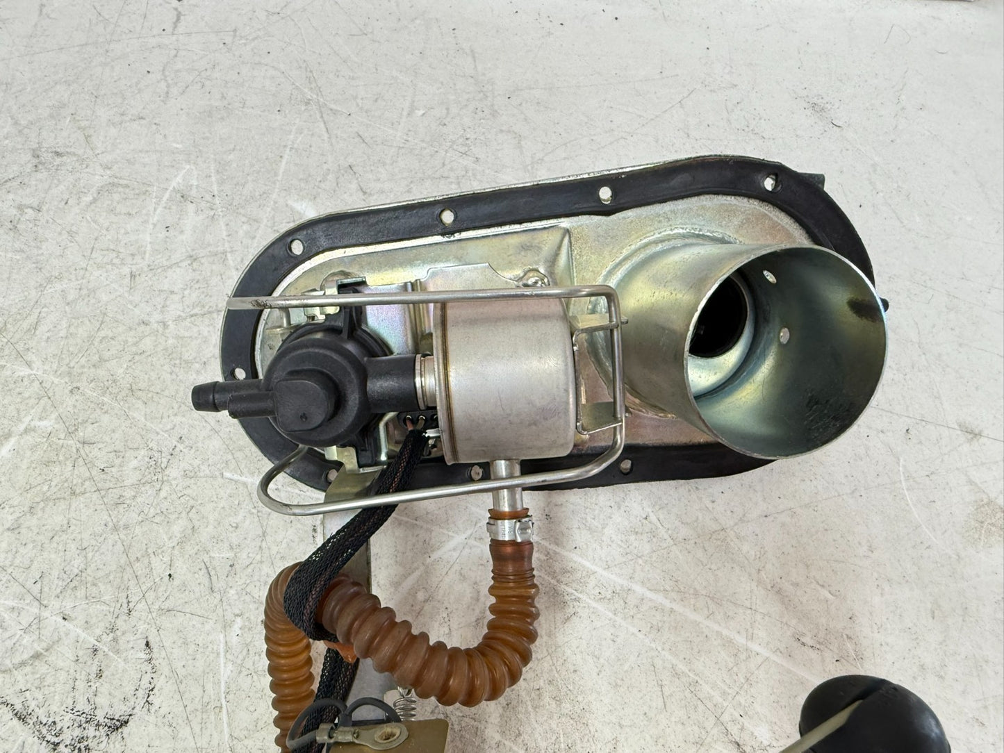 2003 HARLEY ELECTRA GLIDE OEM Fuel Pump Gas Petrol Sending Unit