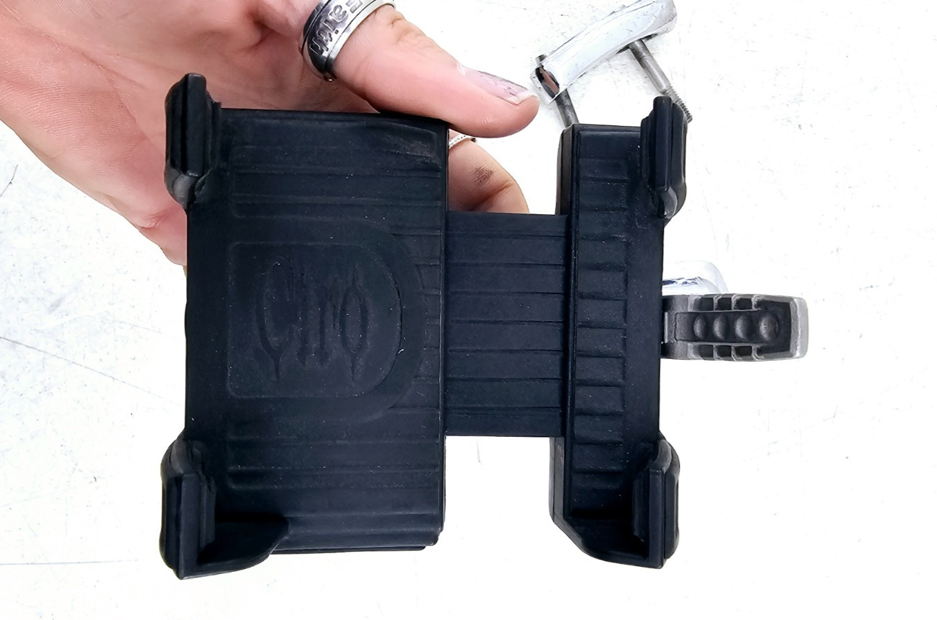 2003 HARLEY SOFTAIL DEUCE Ciro Premium Smartphone GPS Holder Chrome Mount