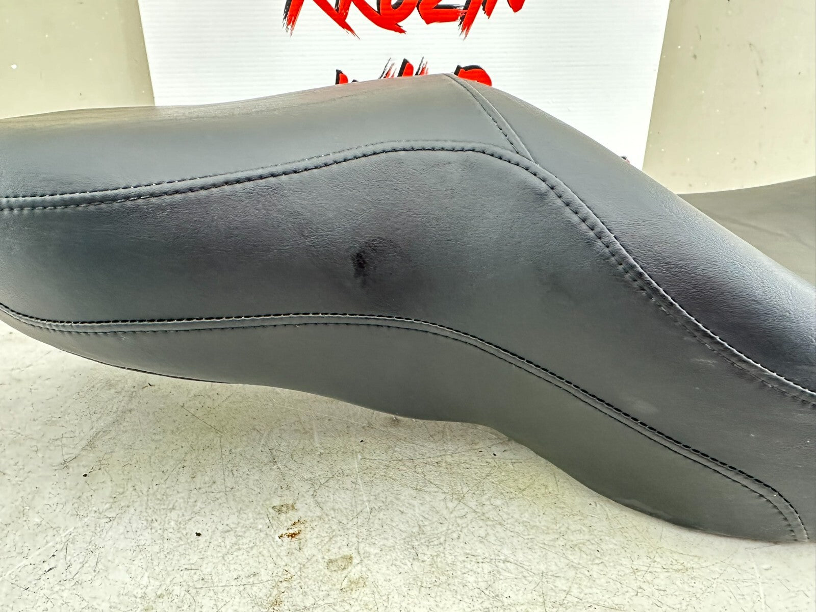 1999 HARLEY DYNA OEM HD Driver Passenger Seat Saddle Black NOS