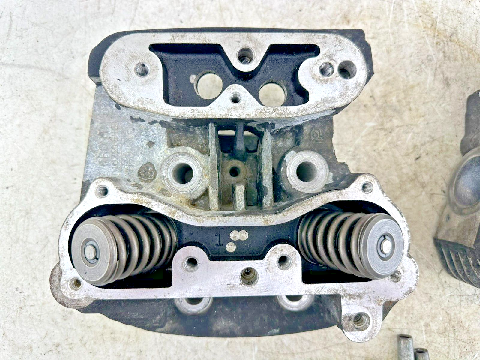 1997 HARLEY DYNA OEM HD Cylinder Heads W/ Valves Front + Rear