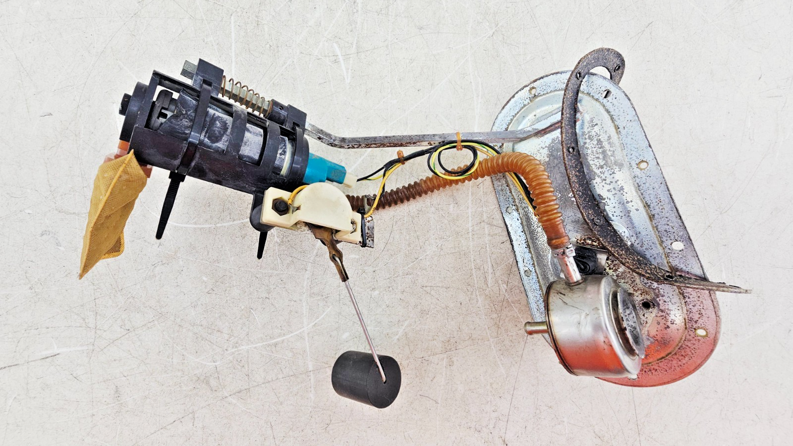 2000 HARLEY FLH ROADKING Fuel Pump Gas Pump Sending Unit WORKS!