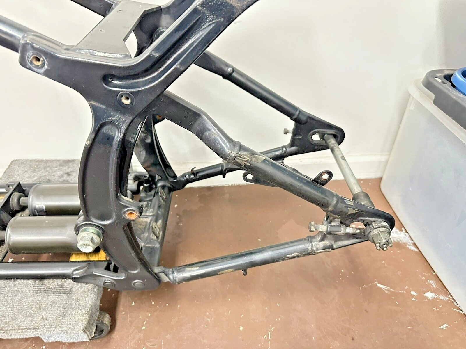 2001 HARLEY SOFTAIL Deuce Frame Chassis Swingarm Shocks Straight