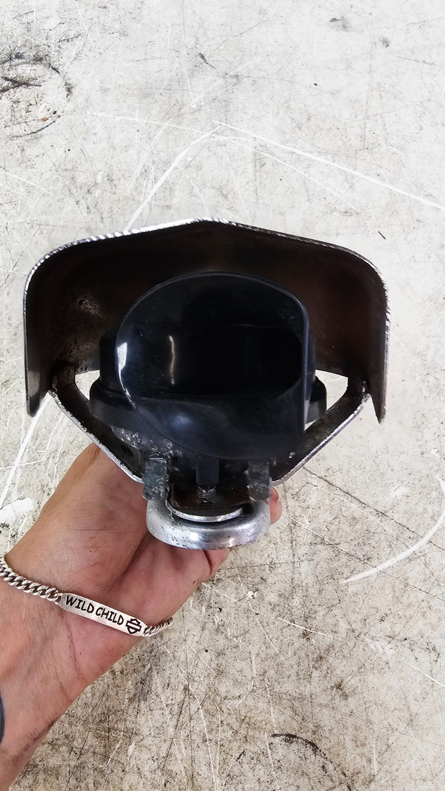 2000 Harley Davidson Sportster Horn + Chromer Cover