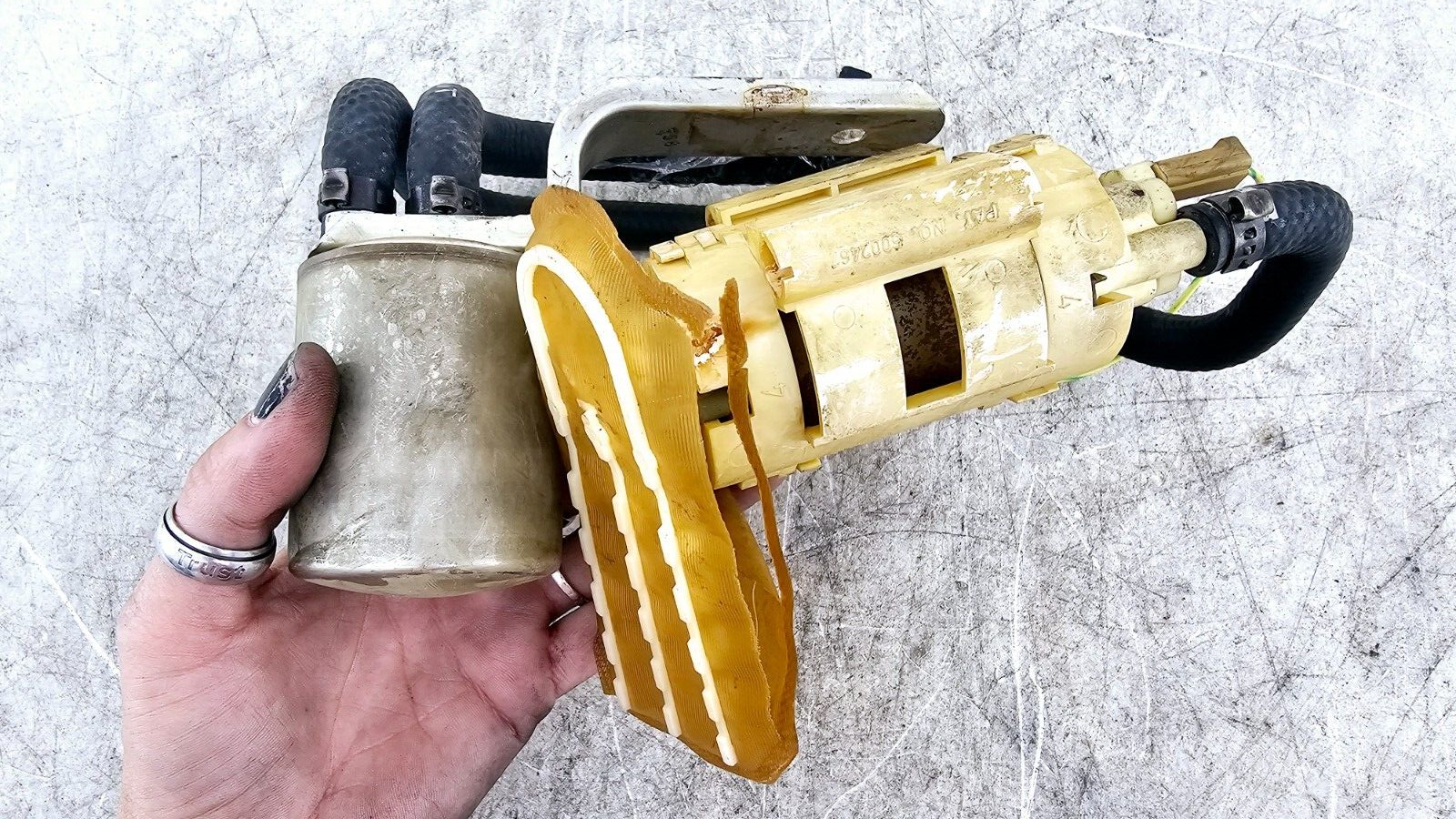 1998 HARLEY FLH ROADKING Fuel Pump Sending Unit OEM HD