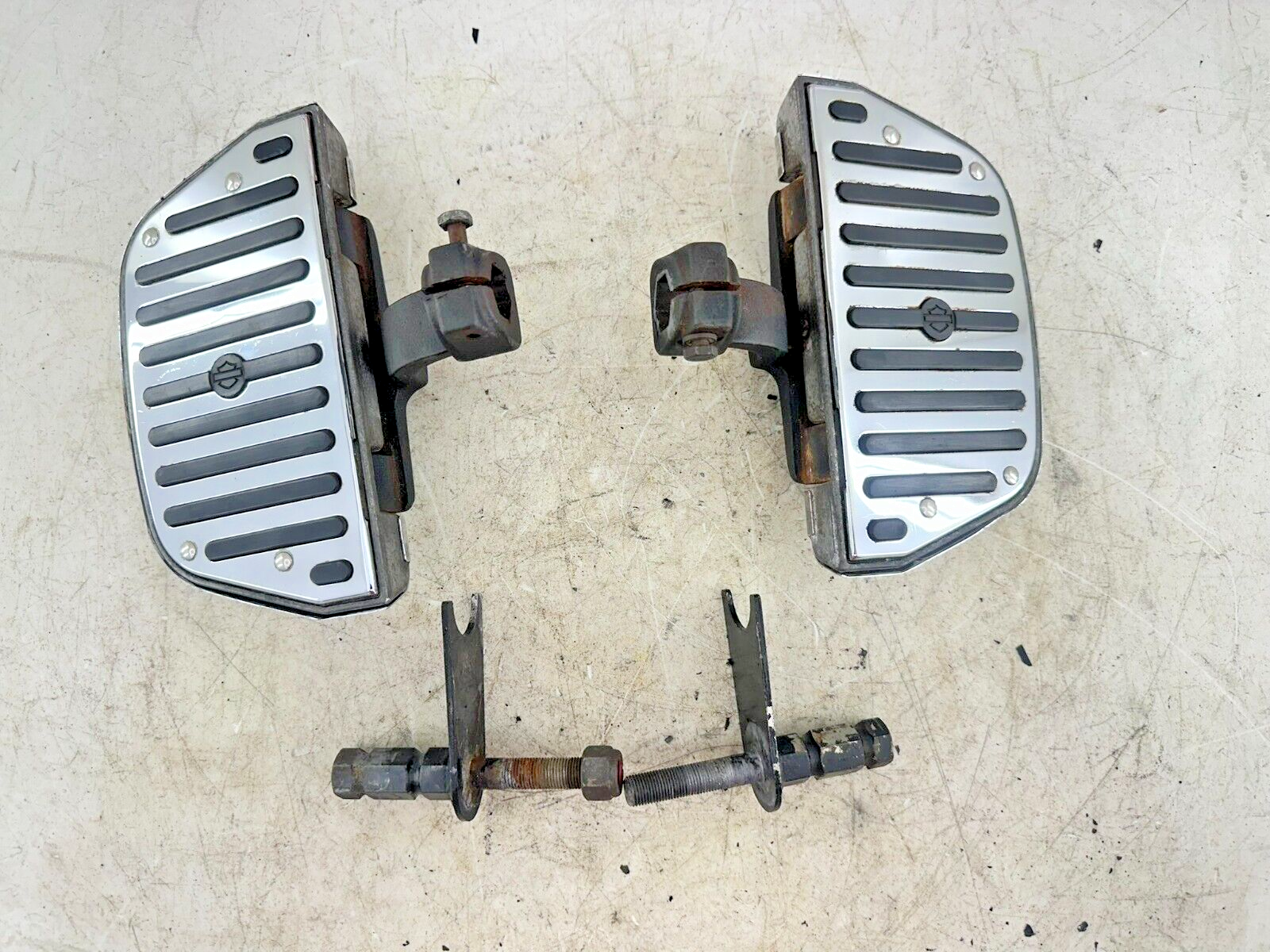 1995 HARLEY SOFTAIL OEM HD Passenger Floorboards Footrest W/ Hardware