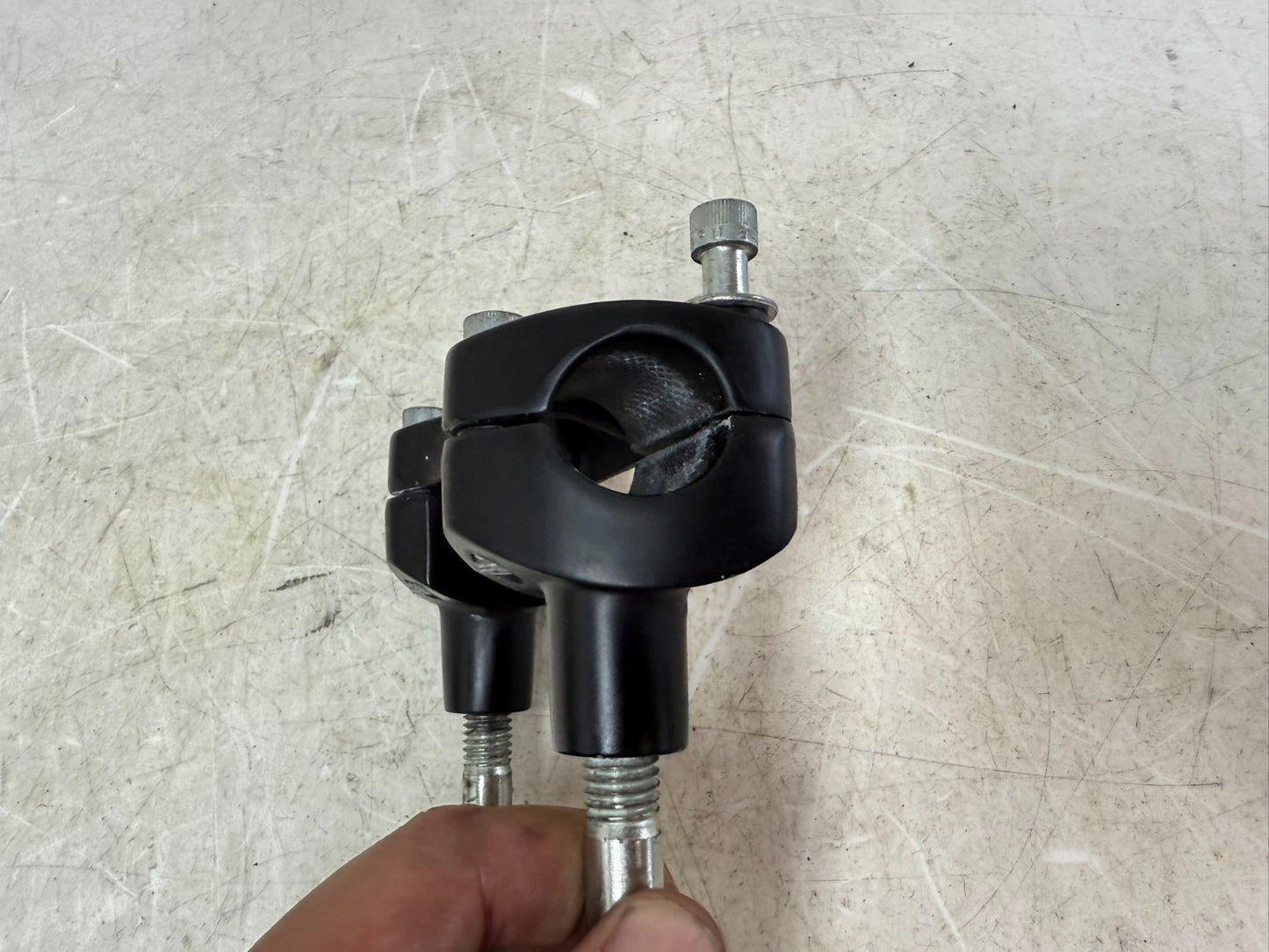 1997 Harley Davidson Sportster Handlebar Clamp Riser Mount Bracket