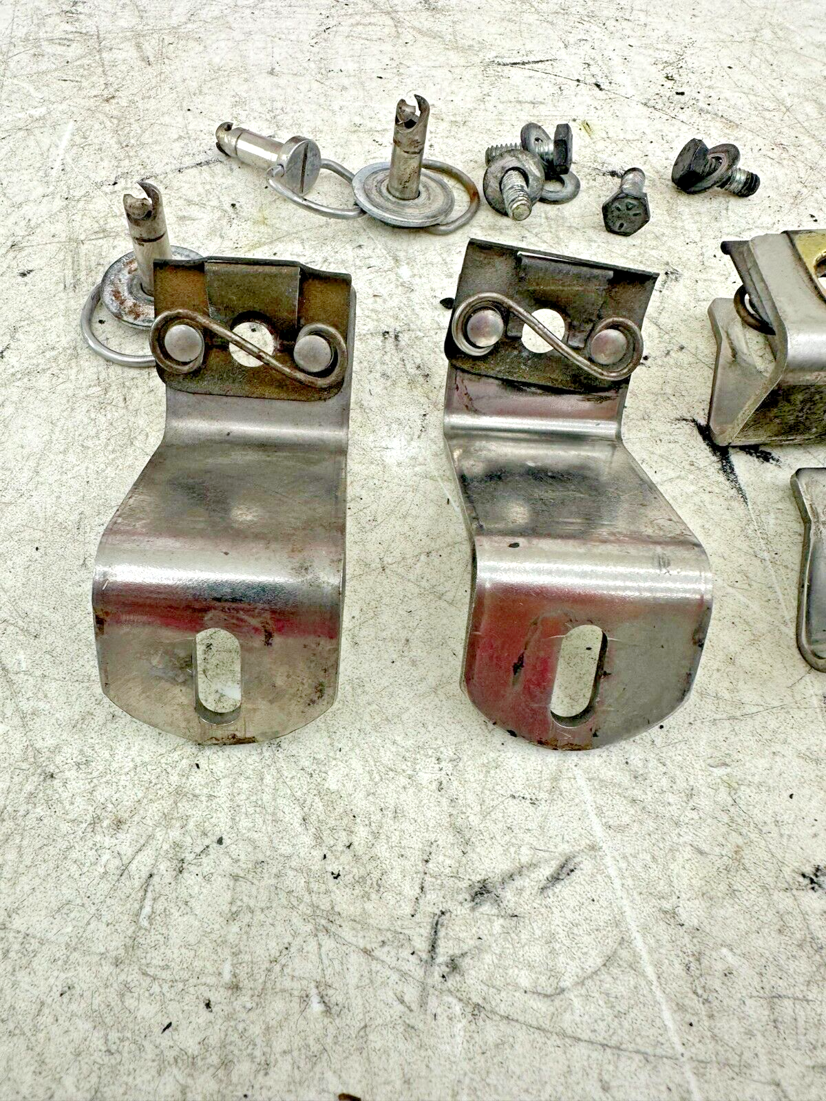 1999 HARLEY FLH ELECTRA GLIDE Saddlebag Quick Release Docking Hardware Pins