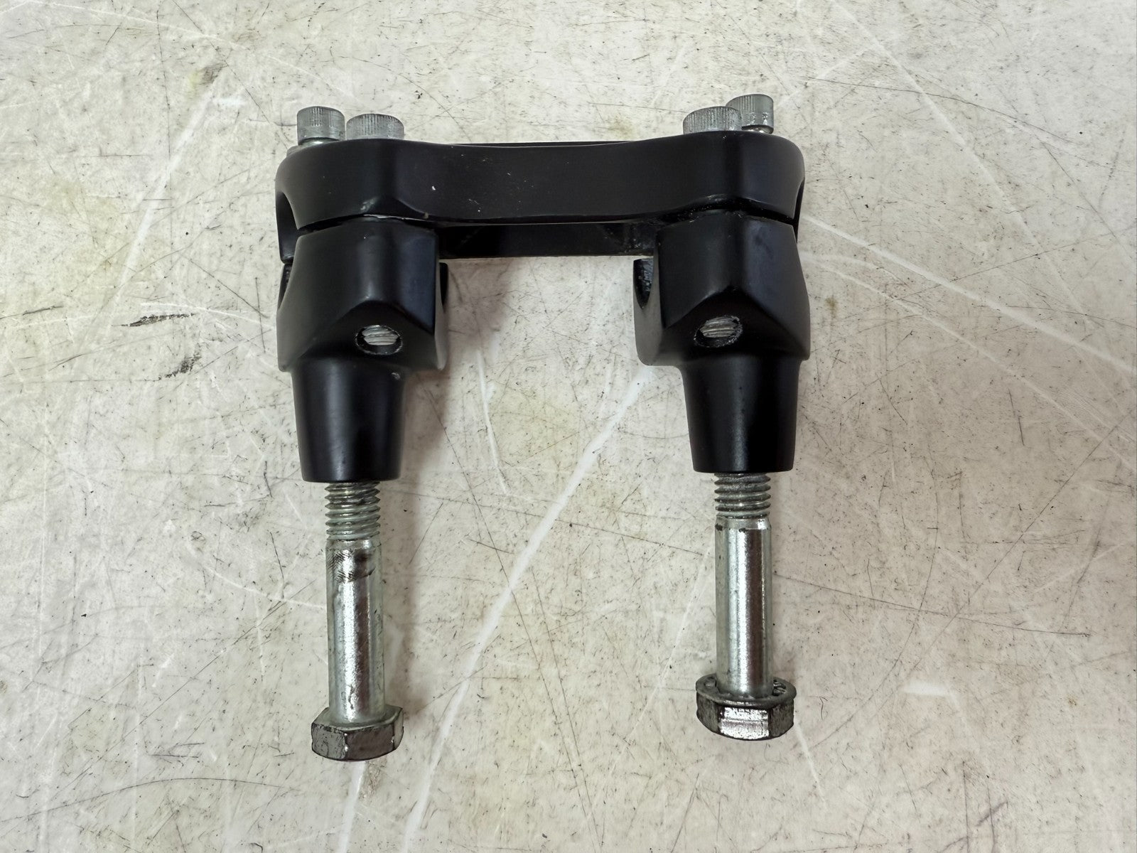 1997 Harley Davidson Sportster Handlebar Clamp Riser Mount Bracket