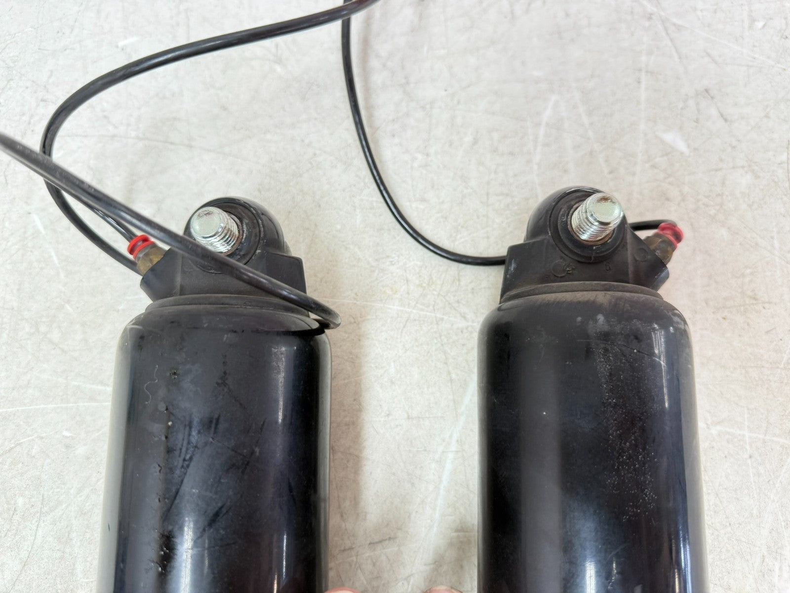 2003 HARLEY ELECTRA GLIDE Showa Rear Air Shock Absorber Left & Right