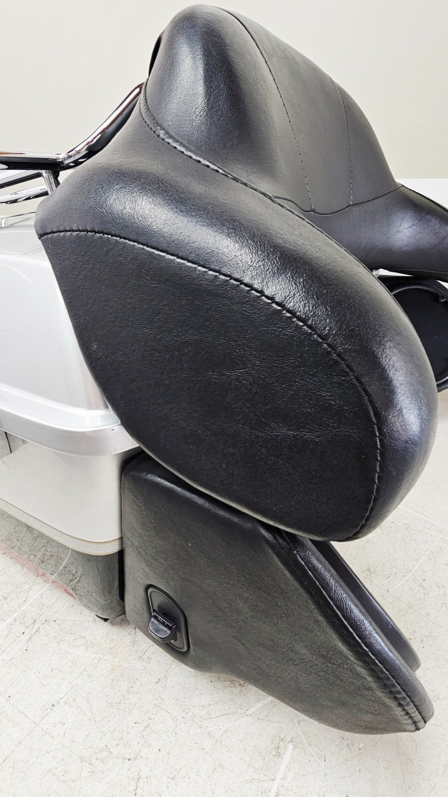 2003 HARLEY ELECTRA GLIDE Trunk Tour Pack Top Box Silver Black 100 Anniversary