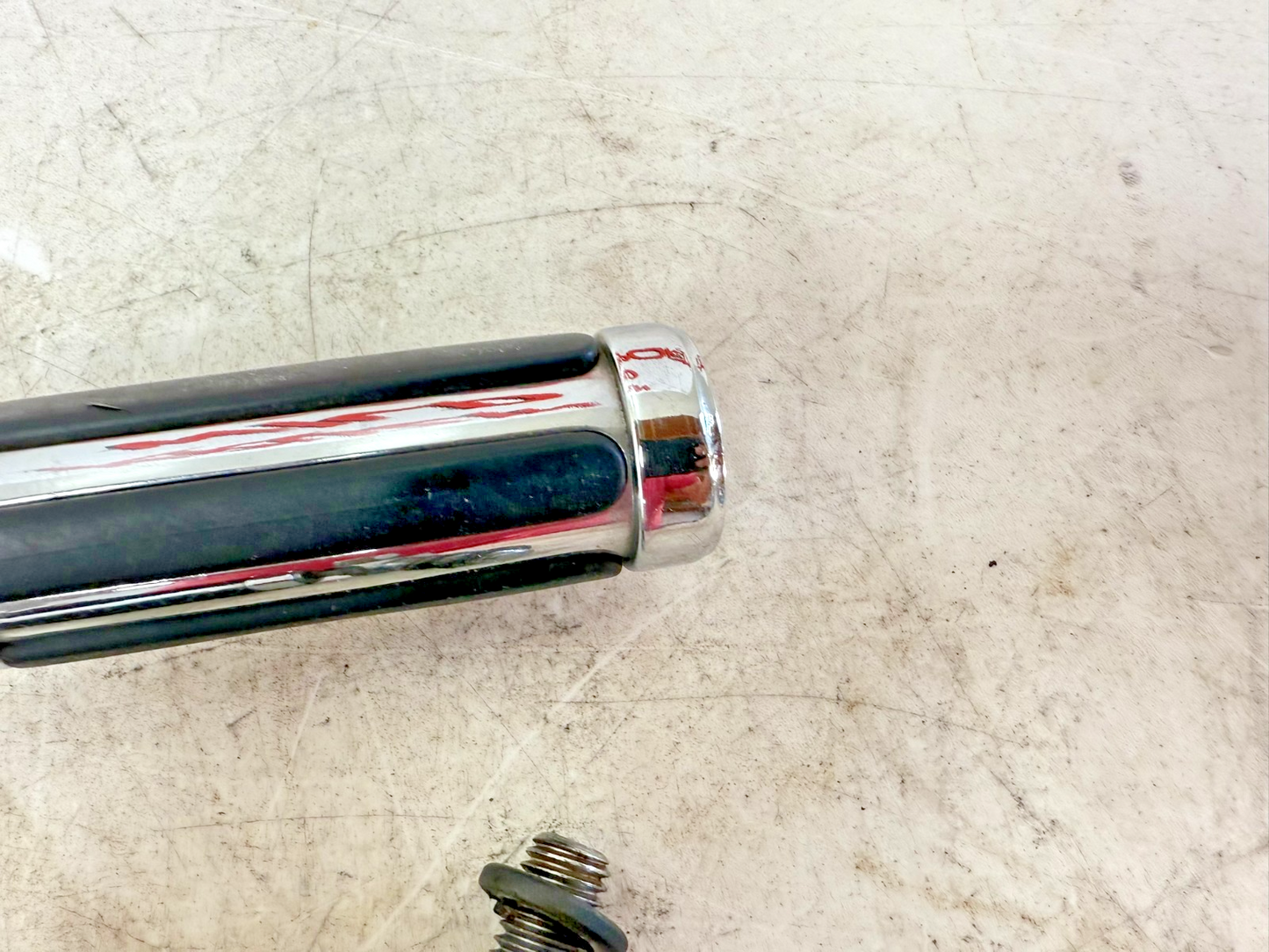 1997 HARLEY DAVIDSON SOFTAIL Passenger Foot Pegs Rest & Mounting Bracket