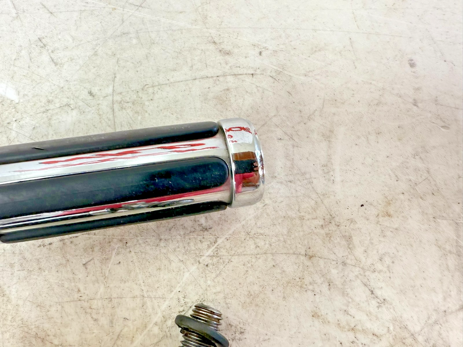 1997 HARLEY DAVIDSON SOFTAIL Passenger Foot Pegs Rest & Mounting Bracket