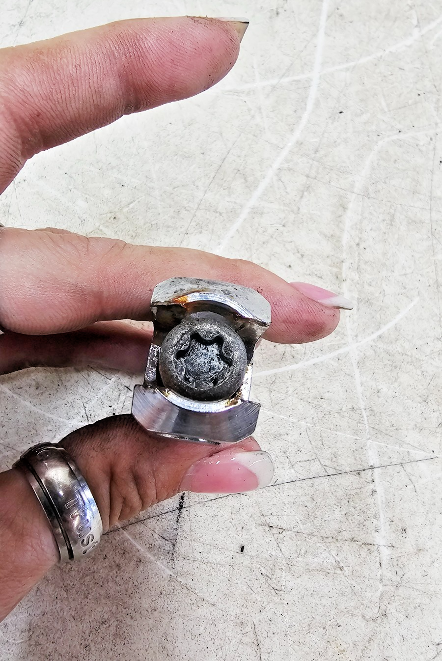 2000 HARLEY SOFTAIL DEUCE Chrome Passenger Footpeg Peg Bracket Mount Support