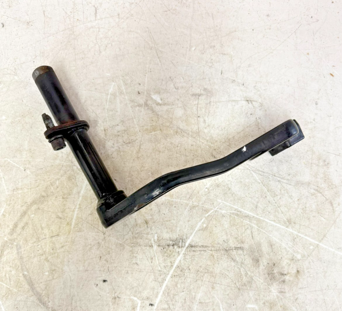 2003 HARLEY DYNA WIDE GLIDE Rear Foot Peg Mount Arm Bracket Frame