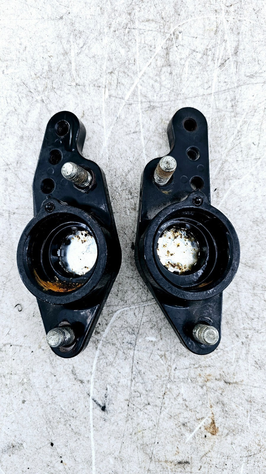 2002 HARLEY ELECTRA GLIDE Passenger Floorboard Mounting Bracket Cap