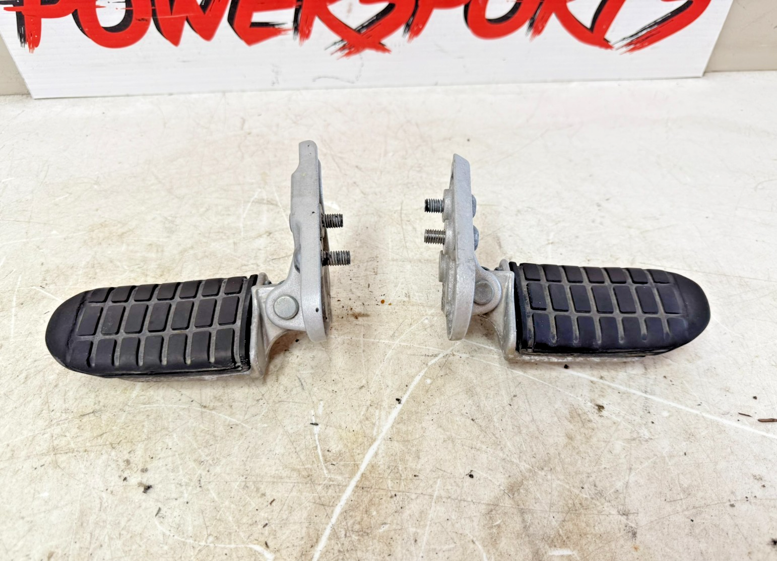 2002 Honda Goldwing GL1800 Front Driver Foot Peg & Mount Bracket Left Right Set