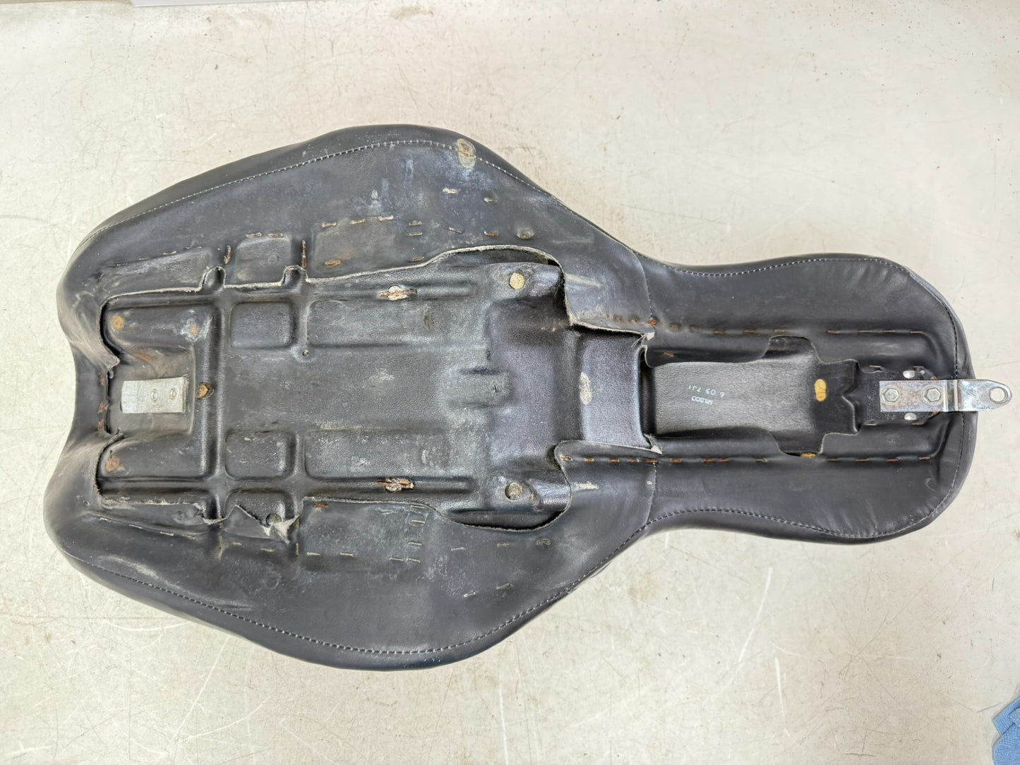 2003 HARLEY DYNA WIDE GLIDE Front Driver Passenger Seat Saddle NO RIPS HOLES