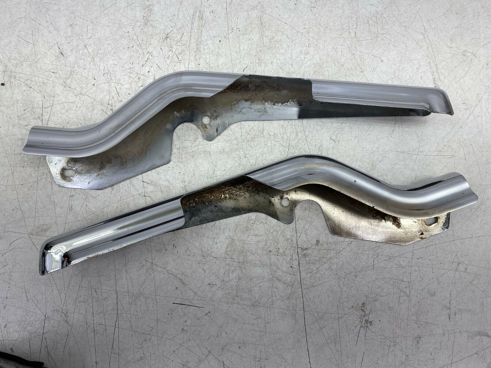 2003 HARLEY DAVIDSON FLH Electra Glide Rear Fender Frame Strut Arm Bar Cover