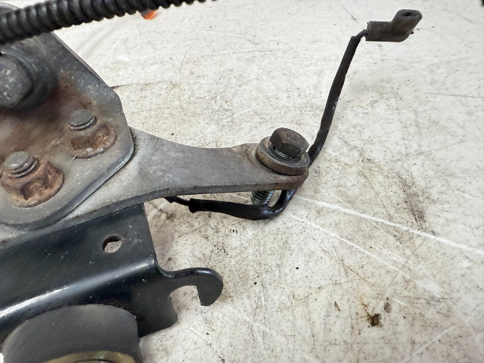 1997 HARLEY DAVIDSON SOFTAIL Upper Engine Motor Horn Mount Bracket