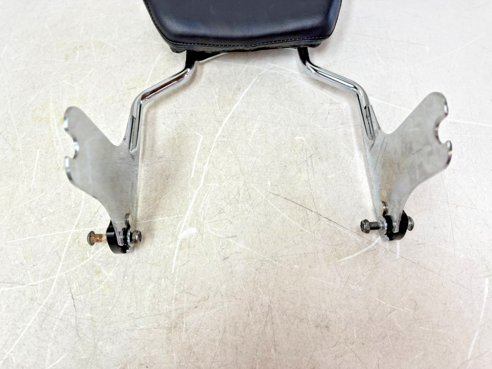 1998 HARLEY FLH ROADKING Detachable Sissy Bar Passenger Backrest Pad