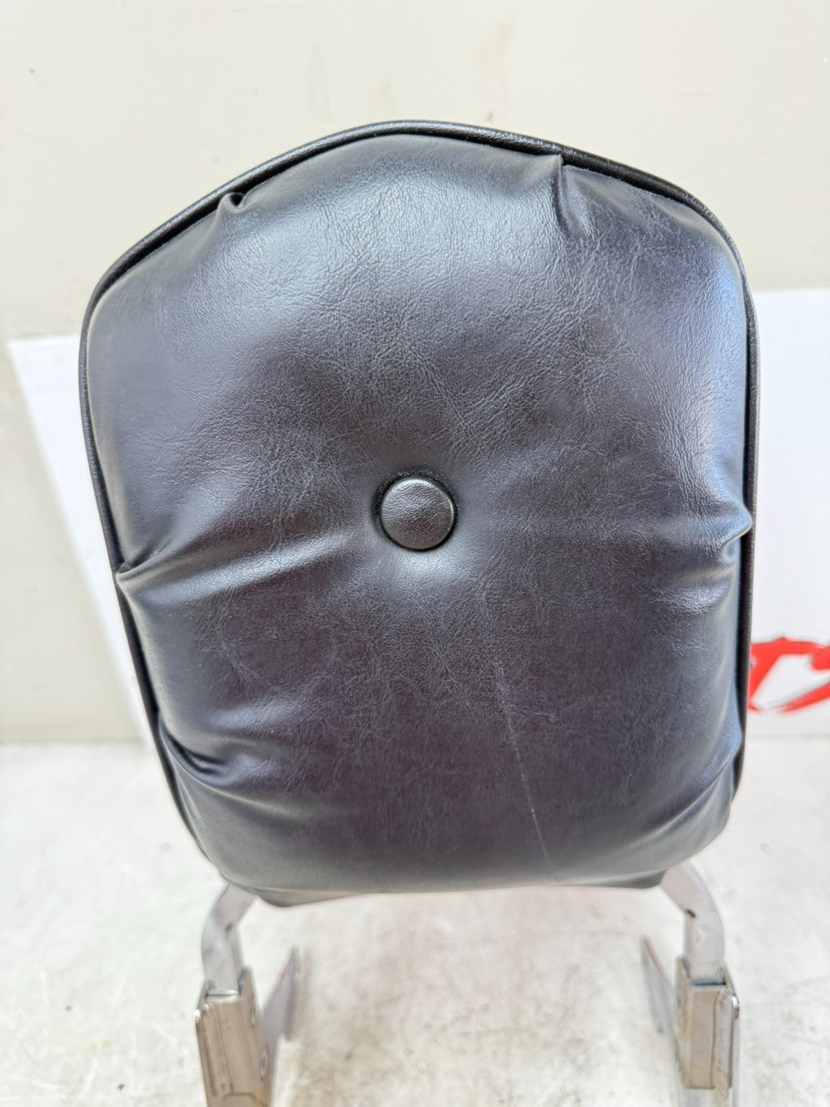 1997 HARLEY DAVIDSON SOFTAIL Sissy Bar Passenger Backrest Pad Chrome