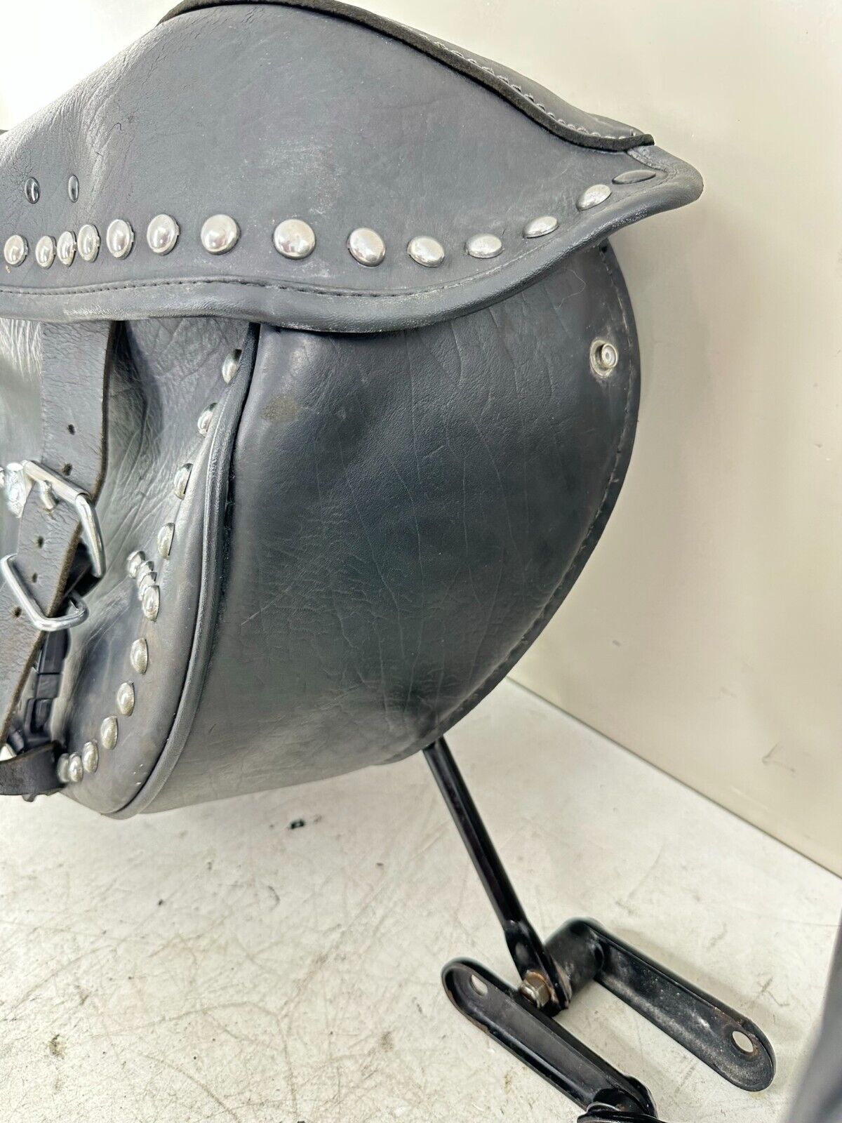 2003 HARLEY DAVIDSON SOFTAIL OEM HD Studded Leather Saddlebags Right Left