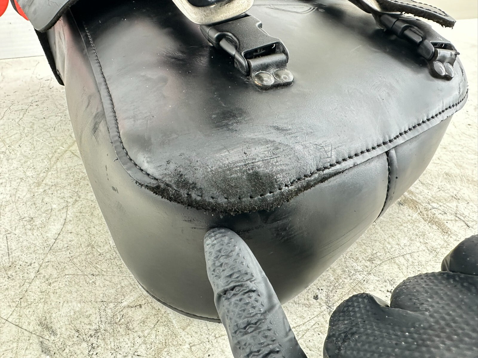 2001 HARLEY SOFTAIL OEM HD Leather Left Side Swingarm Saddlebag Storage Bag