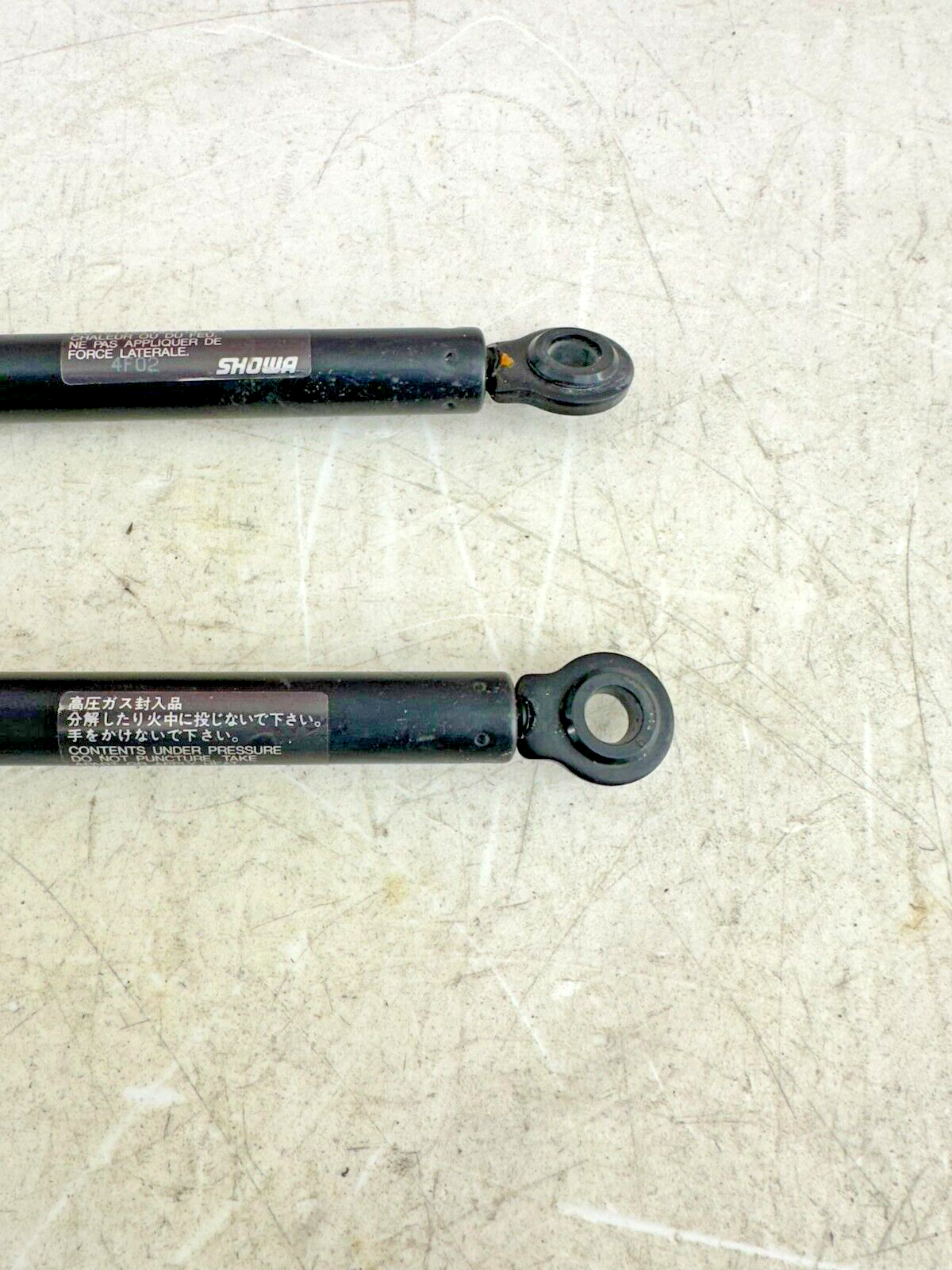 2004 Honda Goldwing GL1800 Saddlebag Door Lid Shock Strut