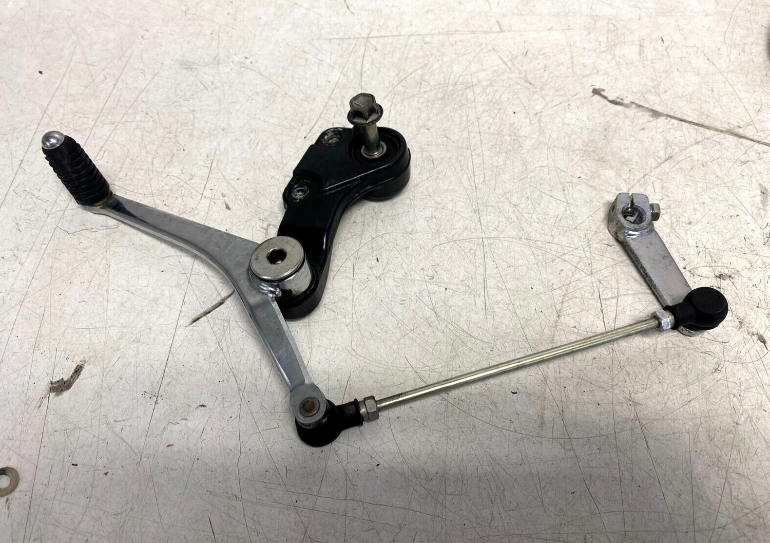 2007 SUZUKI BANDIT 1250 1250S Shift Lever With Linkage & Lever Bracket
