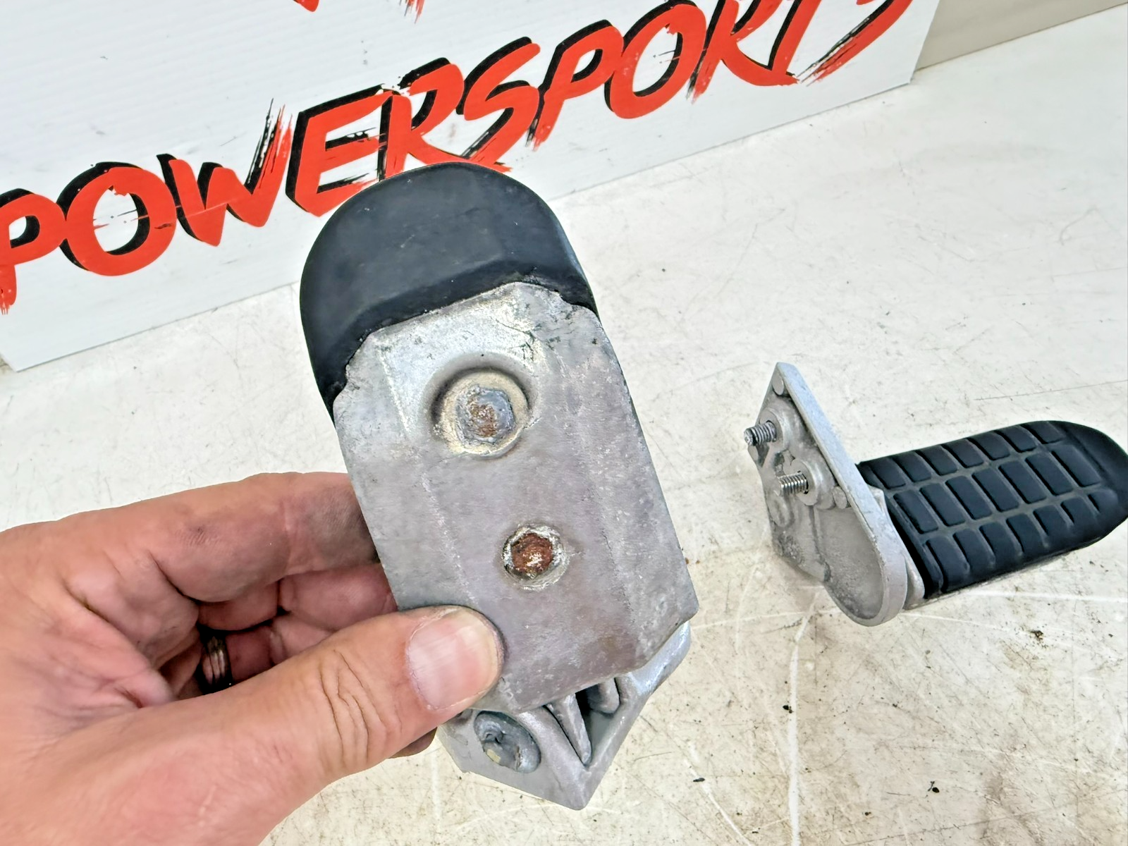 2002 Honda Goldwing GL1800 Front Driver Foot Peg & Mount Bracket Left Right Set