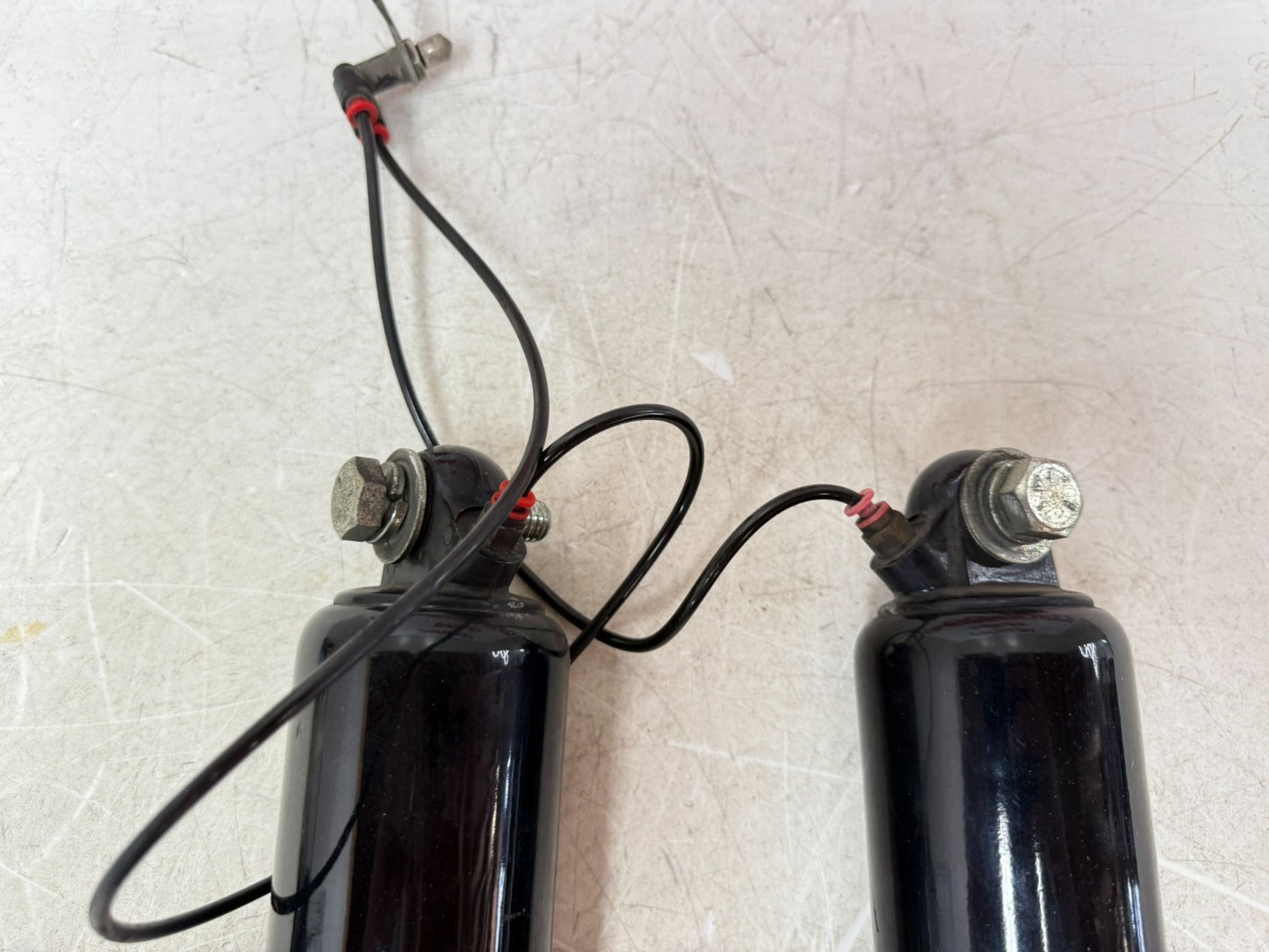 2003 HARLEY ELECTRA GLIDE Showa Rear Air Shock Absorber Left & Right