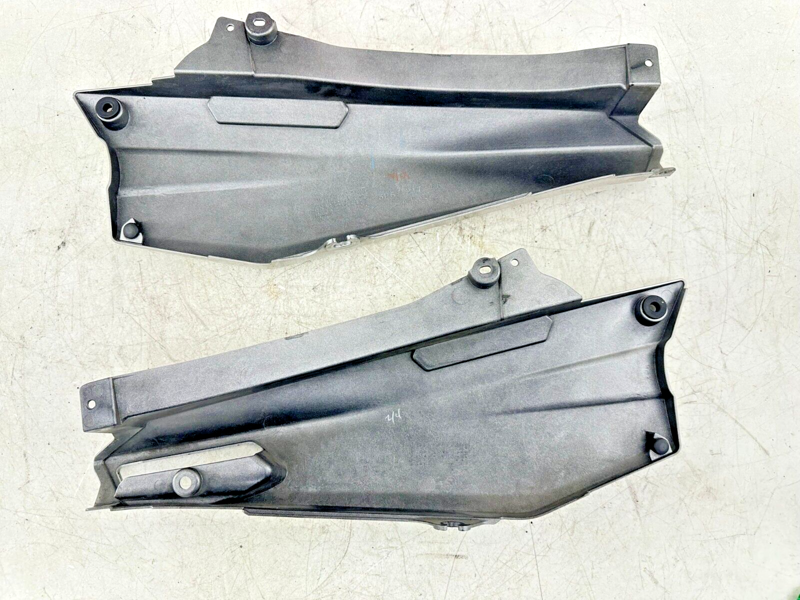 06-12 YAMAHA FJR 1300 Right Left Side Covers