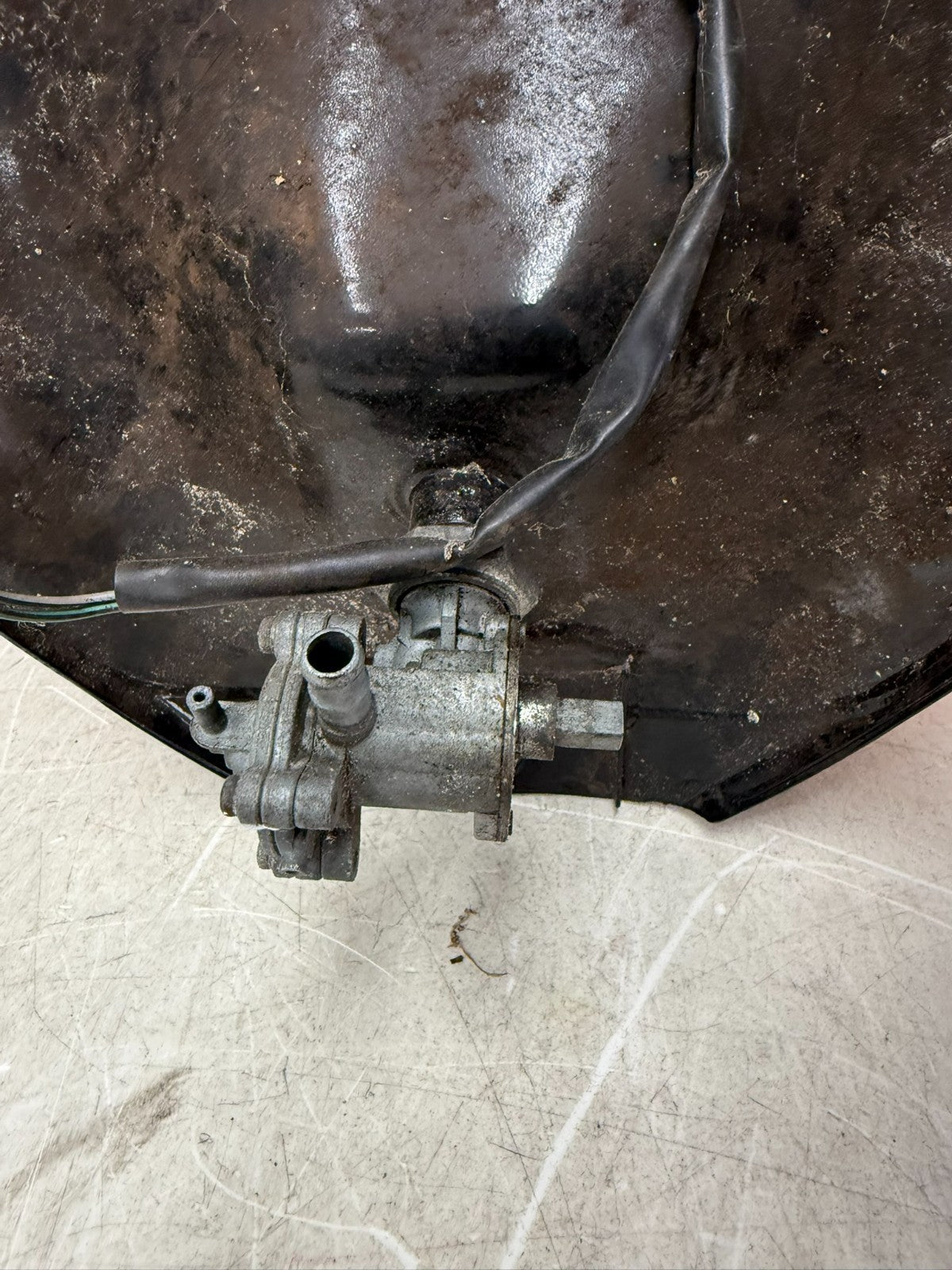 2001 HONDA VALKYRIE INTERSTATE Gas Fuel Tank  W/ key Petcock Level Sensor