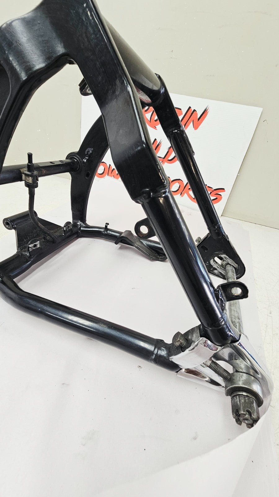 1995 HARLEY SOFTAIL FATBOY OEM Rear Swingarm Fork Pivot Swing Arm & Axle
