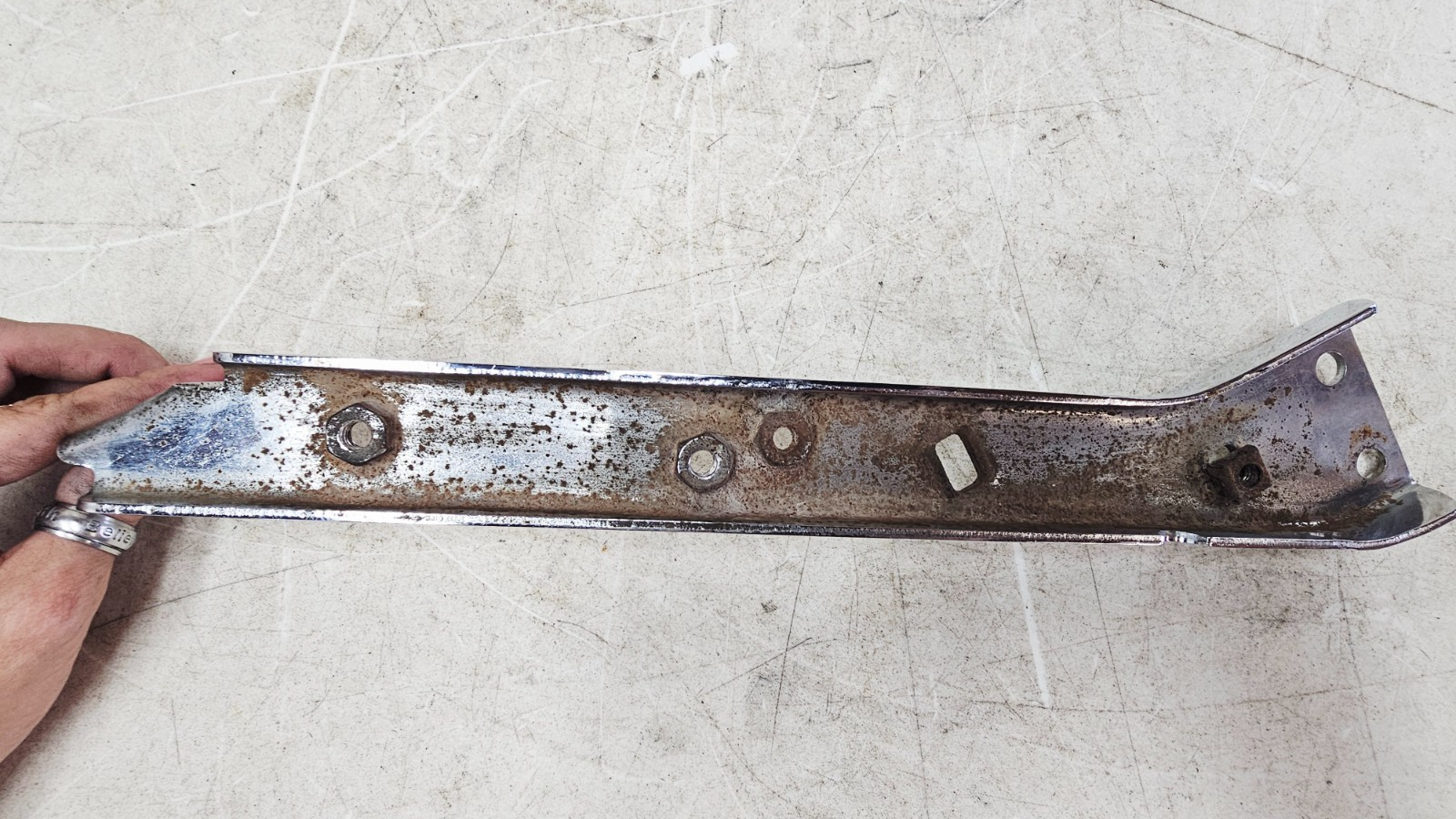 1996 HARLEY FLH ELECTRA GLIDE Left Right Chrome Saddlebag Guard Frame Bracket