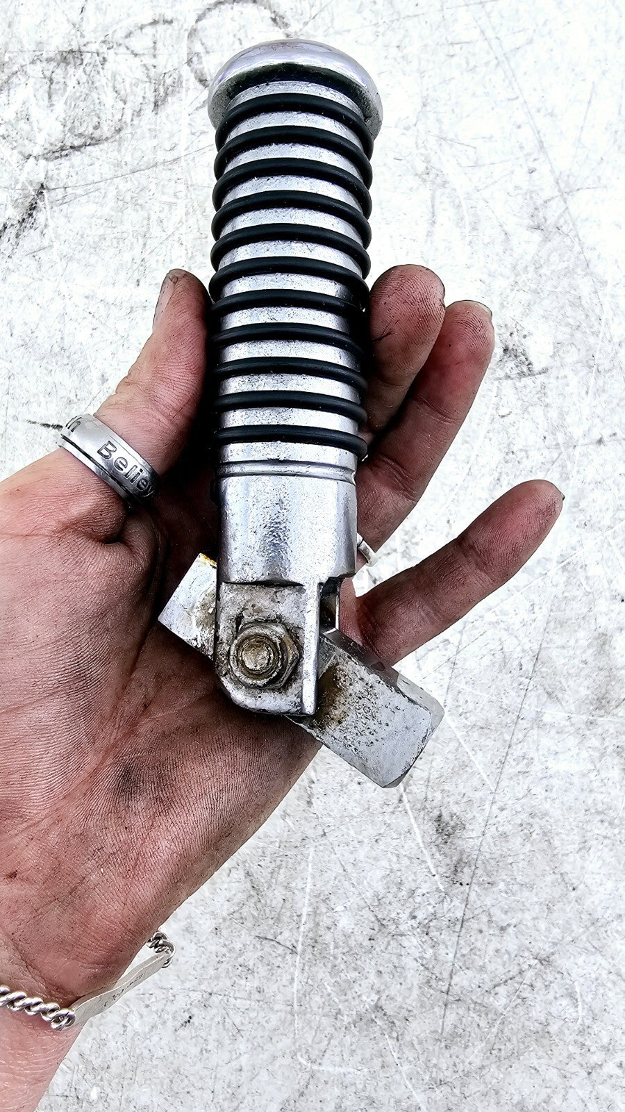 2000 Harley Davidson Sportster Highway Crash Bar Ribbed Footrest Bracket Chrome