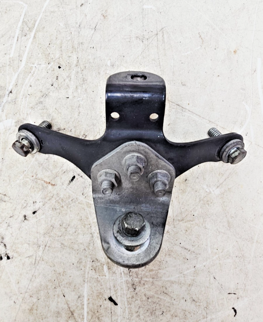 2002 HARLEY SOFTAIL Upper Motor Engine Horn Mount Mounting Bracket